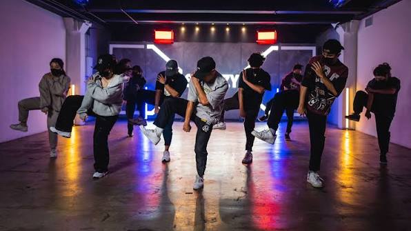 Hip hop dance class